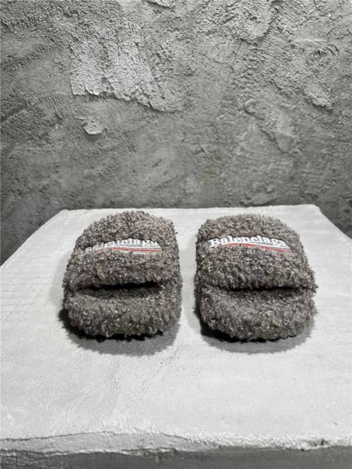 BLCG SLIPPERS