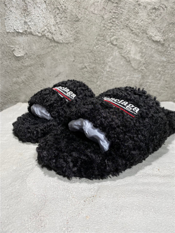 BLCG SLIPPERS