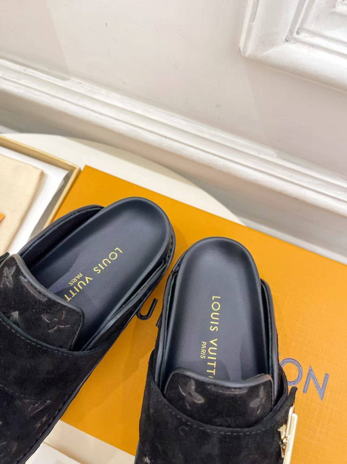 LV SLIPPERS