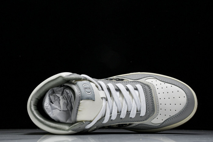 D10R B27 High Top Sneaker 10804