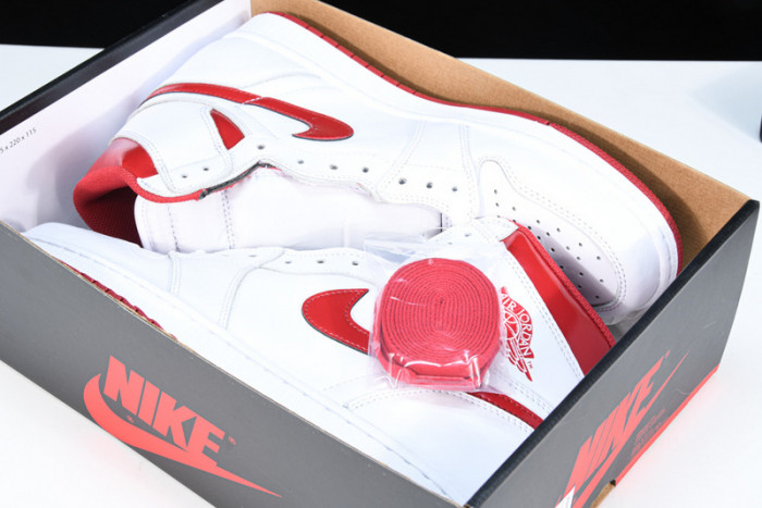 AIR Jordan 1 Retro Metallic Red (2017) 555088-103