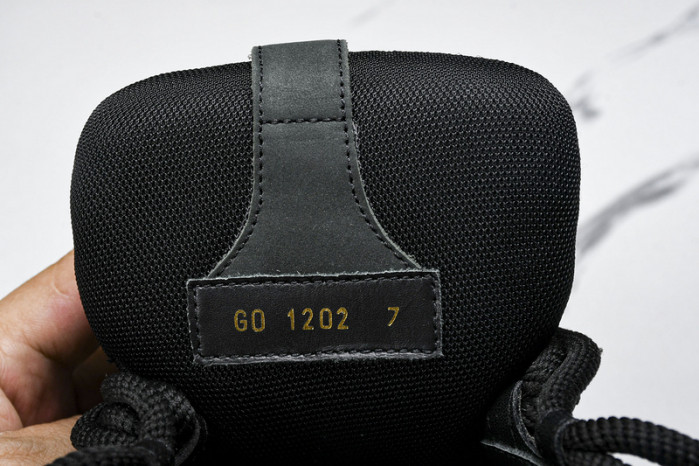 LV SNEAKER LOW  081501