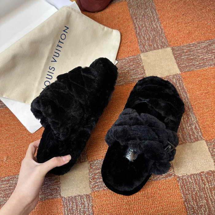 LV SLIPPERS