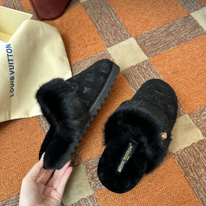 LV SLIPPERS