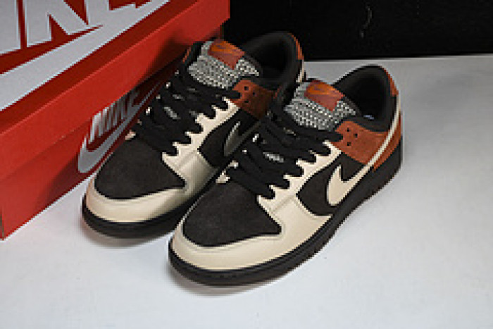 Nike Dunk Low “Red Panda”  FV0395-200