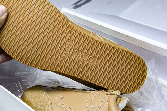 L*0ewe Ballet Runner  LW-FOR16