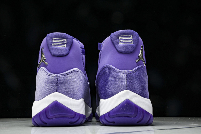 Air Jordan 11  CT8012-555