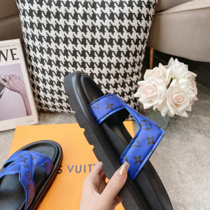 LV SLIPPERS