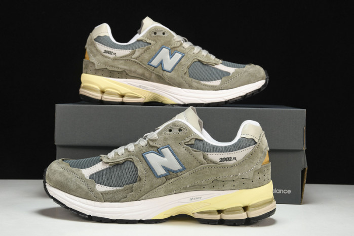 New Balance yeeshoes M2002RDD