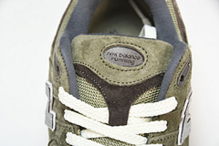 New Balance yeeshoes  M2002RHN