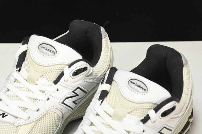 New Balance yeeshoes ML2002RQ