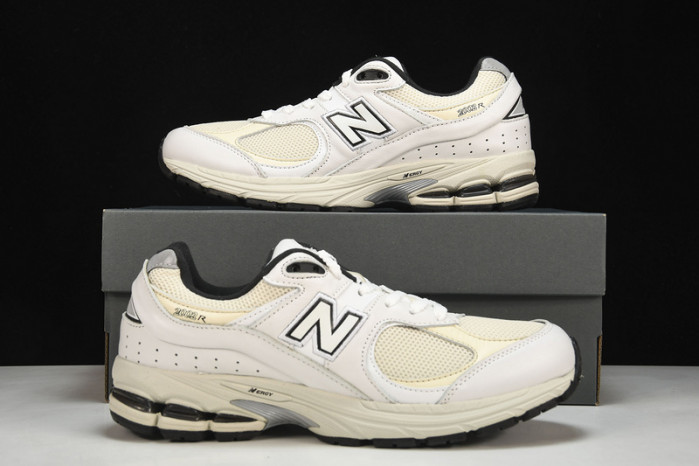 New Balance yeeshoes ML2002RQ