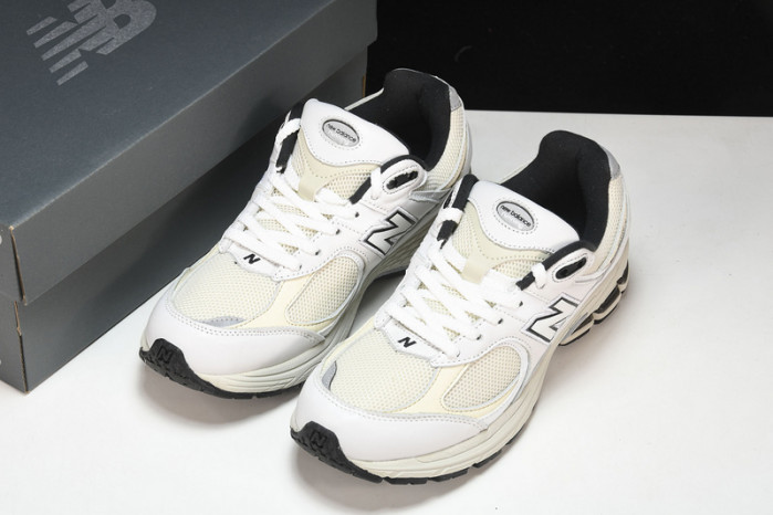 New Balance yeeshoes ML2002RQ