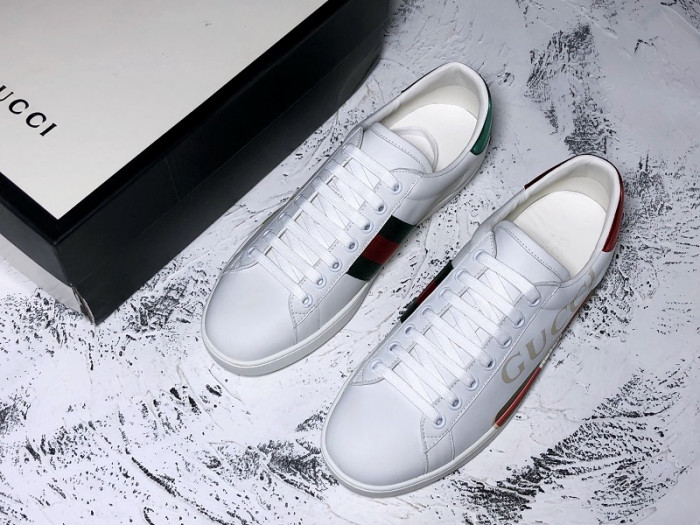 Gv*c ace embroidered low-top sneaker white with logo