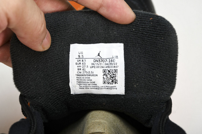 Air Jordan 12 WMNS “Brilliant Orange” FD9101-081