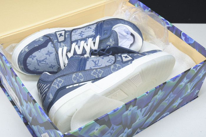 LV SNEAKER LOW YEE-010