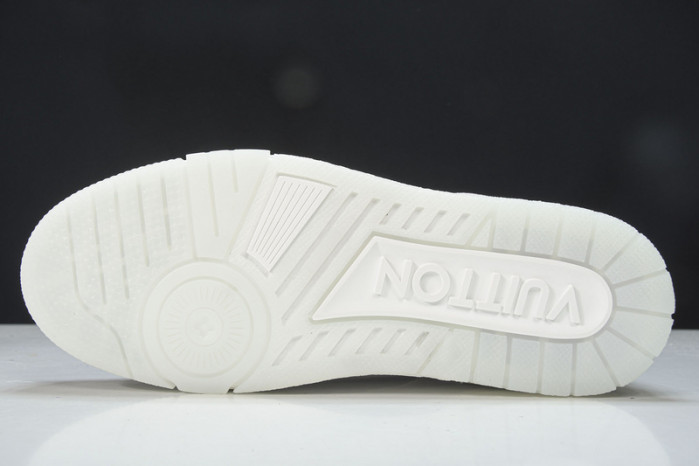 LV SNEAKER LOW YEE-011