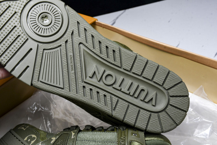 LV SNEAKER TRAINER FOR-LV266