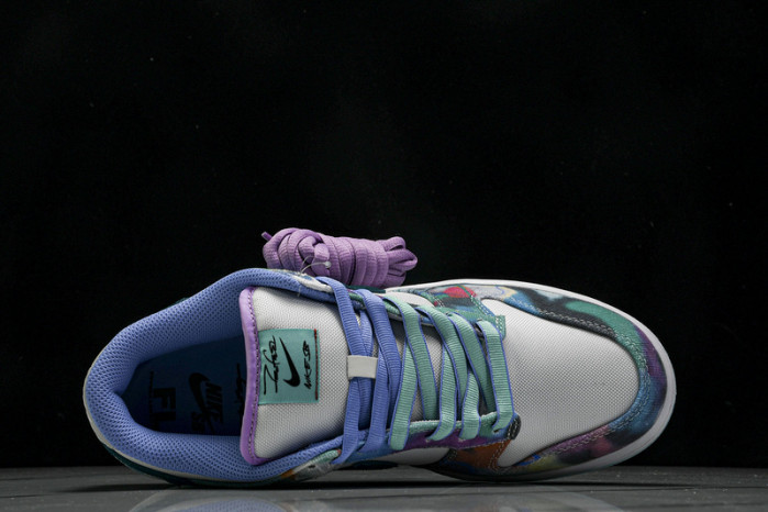 Nike Dunk Low x  Futura Laboratories HF6061-400