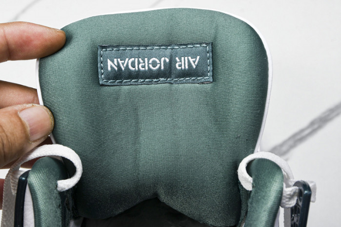 Air Jordan 4 Retro "Oxidized Green"   FQ8138-103