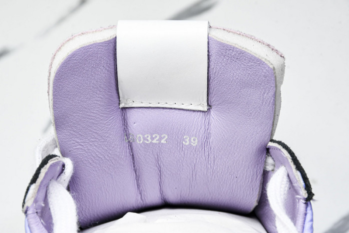 L*0ewe Ballet Runner  LW-FOR09