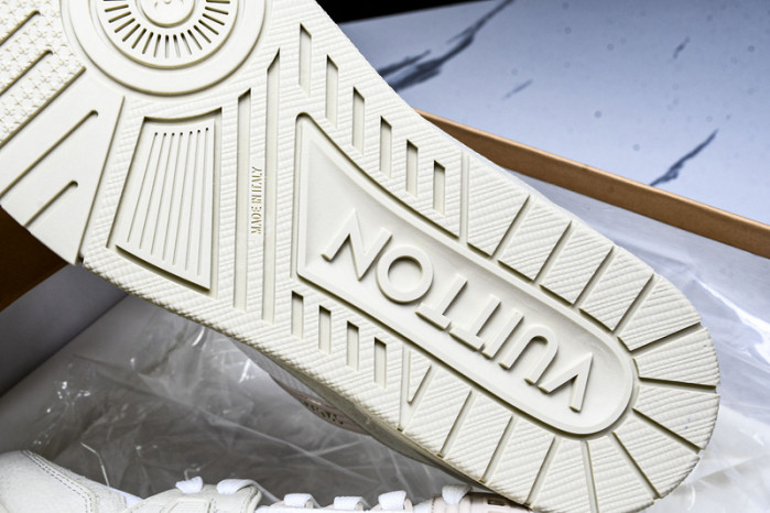 LV SNEAKER TRAINER FOR-LV320