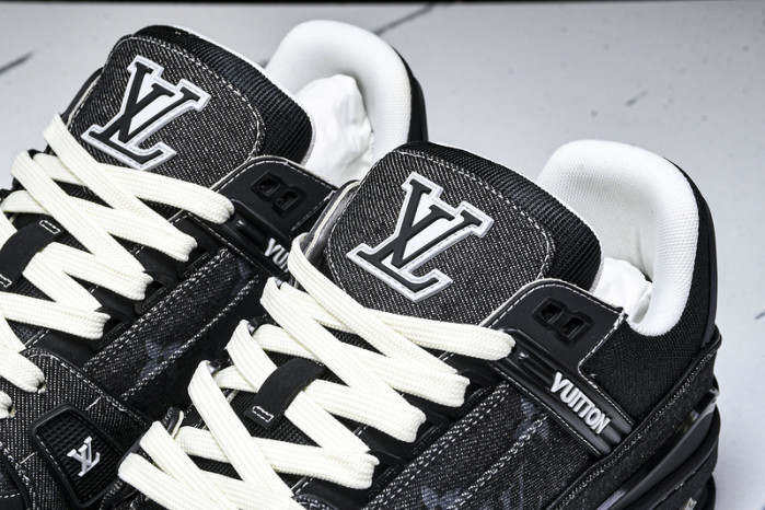 LV SNEAKER TRAINER FOR-LV262