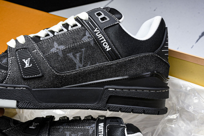 LV SNEAKER TRAINER FOR-LV262