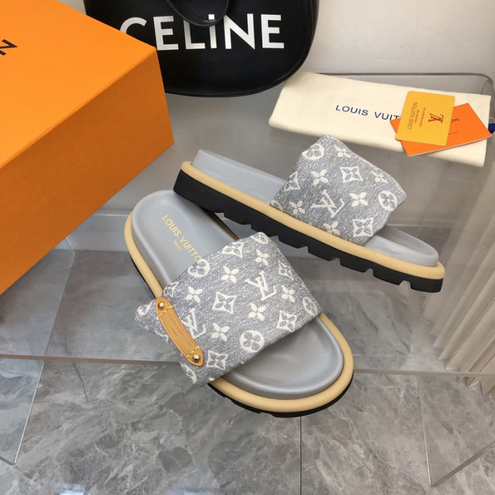 LV SLIPPERS