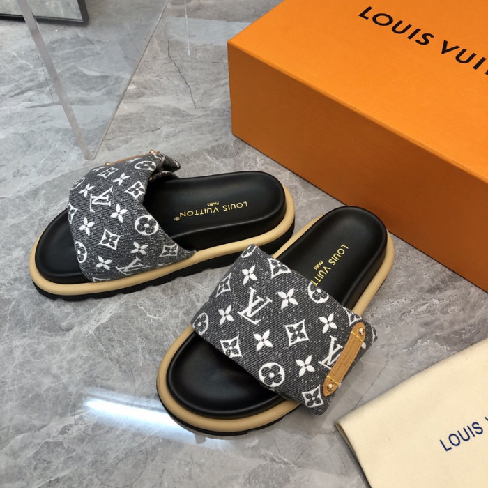 LV SLIPPERS