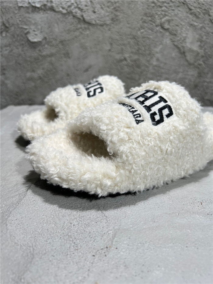 BLCG SLIPPERS