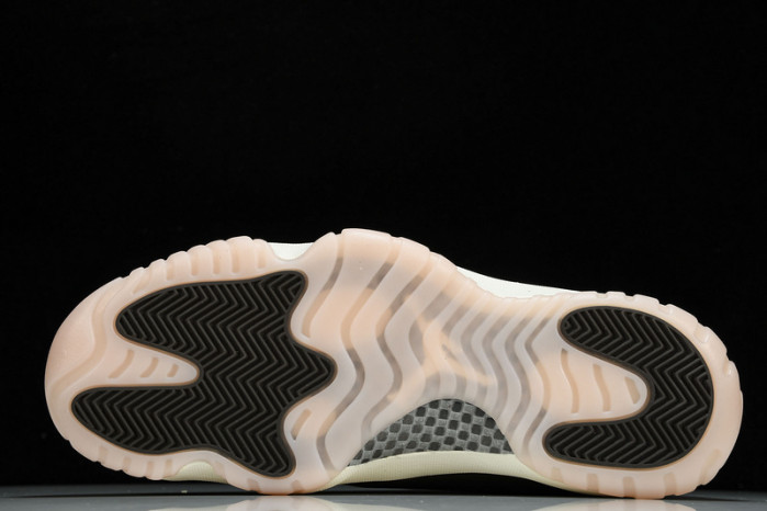Air Jordan 11 WMNS “Neapolitan  AR0715-101