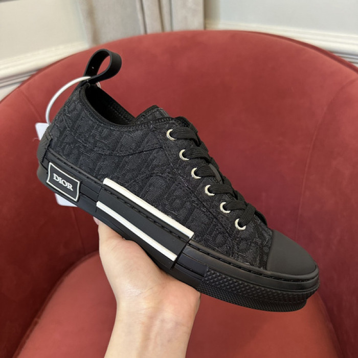 D10R B23 Sneakers Low Top