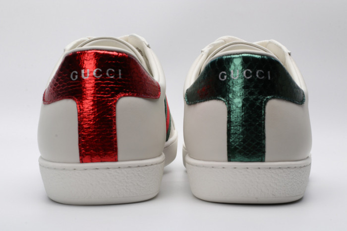 Gv*c ace embroidered low-top sneaker white with bee