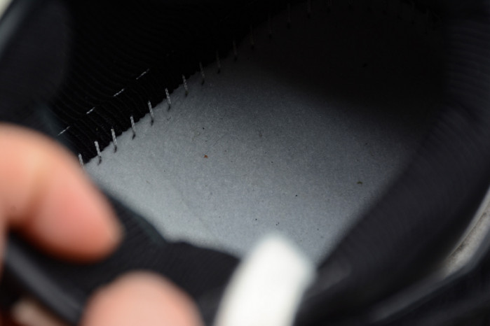 D10R B27 High Top Sneaker