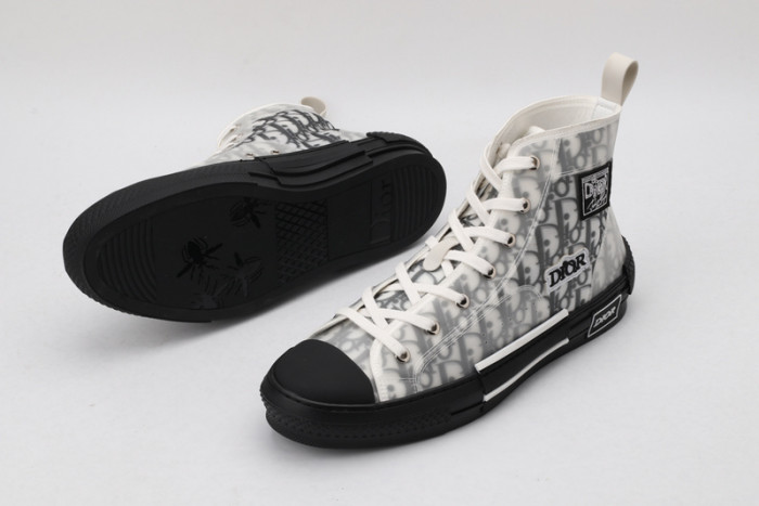 D10R B23 Oblique High Top Sneaker