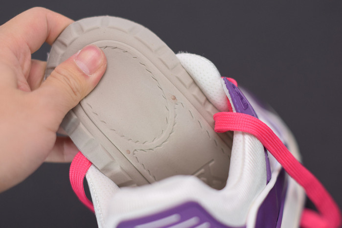 LV SNEAKER LOW YEE-002