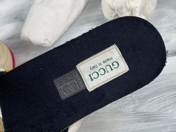 Gv*c rhyton vintage trainer sneaker 619891 99wf0 4370