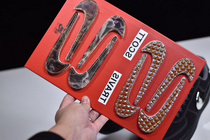 Travis Scott x Nike Air Force 1 Black AQ4211-001